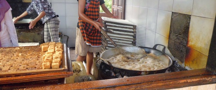 Empuknya Tahu Kuningan Empuknya Tahu Kuningan